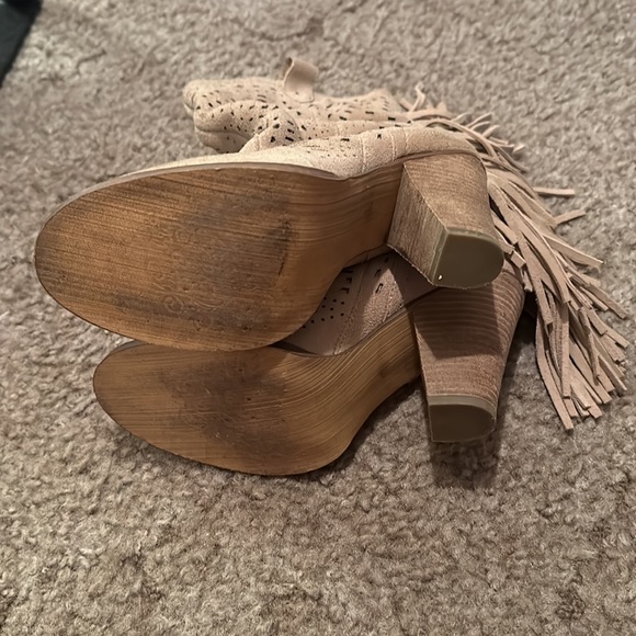 Slouchy Fringe booties - Picture 4 of 7